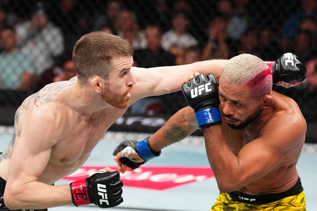 ฟิเกเรโด ดวงแตกเข่าบิดจนพ่าย TKO แซนด์ฮาเกน ศึก UFC FIGHT NIGHT