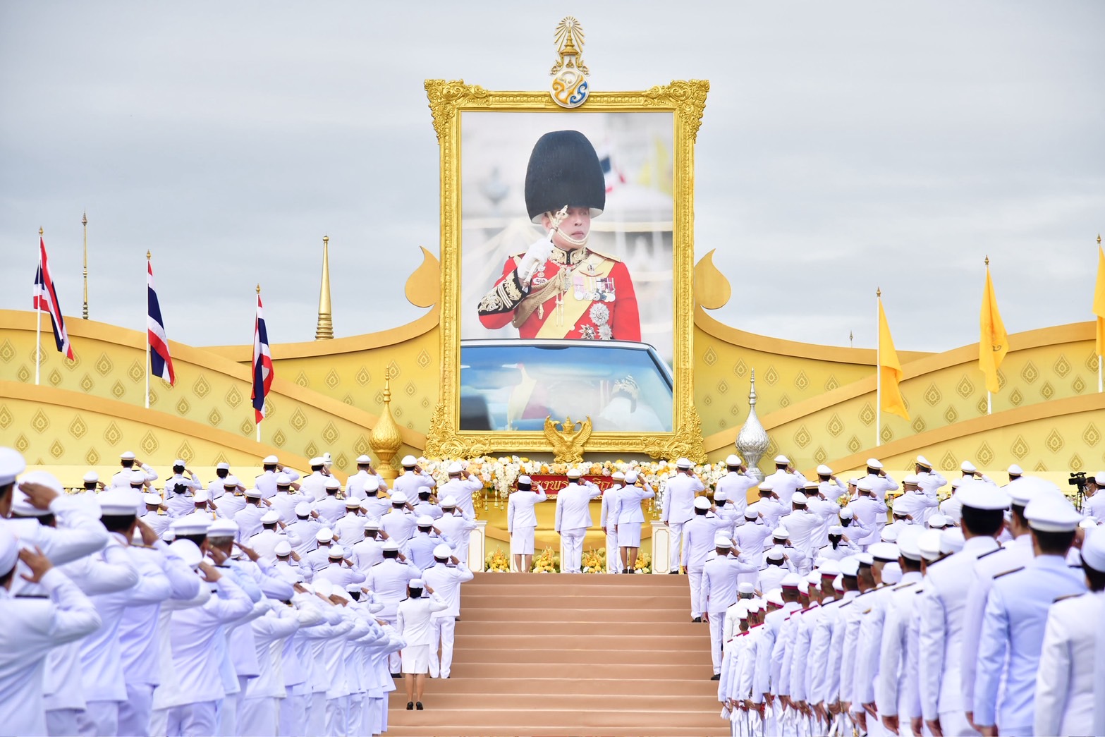 พระบาทสมเด็จพระเจ้าอยู่หัว พระราชทานพระบรมราชานุญาต งดจัดงานสโมสรสันนิบาตเฉลิมพระเกียรติ