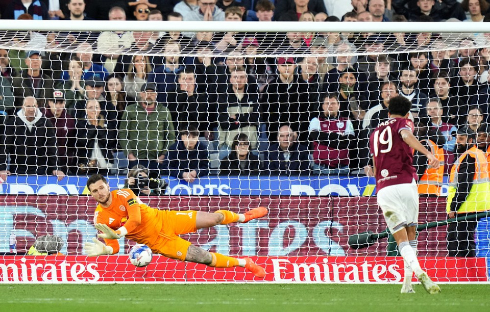 “ลีดส์”โค่นเวสต์แฮมสุดระทึก! ดวลเป้าเฉือน 4-2 ทะยานรอบรองเอฟเอ คัพ