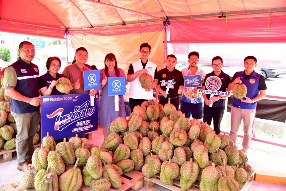 พาณิชย์ติดตาม “ไทยช่วยไทย” ลดค่าครองชีพ พร้อมเชื่อมโยงผลไม้ช่วยเกษตรกร