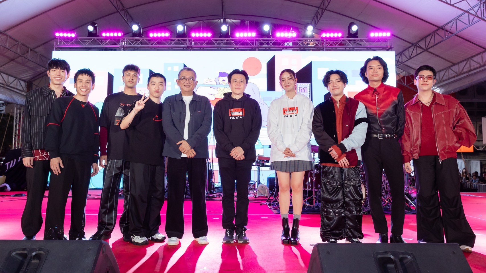 มาม่า เอาใจวัยรุ่น จัดฟรีคอนเสิร์ตกลางสยาม “MAMA MUSIC MANIA”