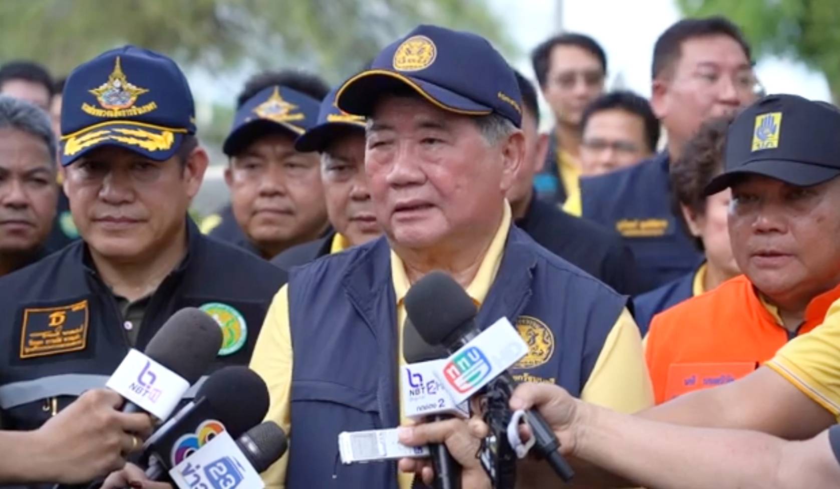 รองนายกรัฐมนตรี ลงพื้นที่ติดตามสถานการณ์น้ำเขื่อนเจ้าพระยา จังหวัดชัยนาท