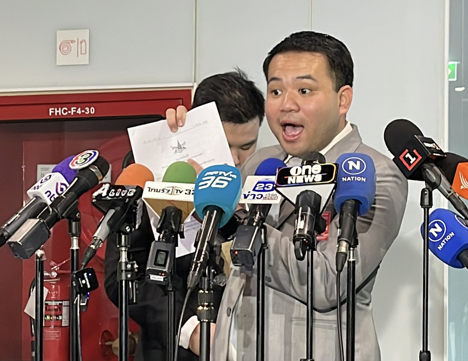 สุดวุ่น! “ธนดล” โวยถูกเมิน แจงกมธ.ความมั่นคงฯ แทน “ธรรมนัส” ไม่ได้ “โรม” ย้ำขอชี้แจงเองเท่านั้น