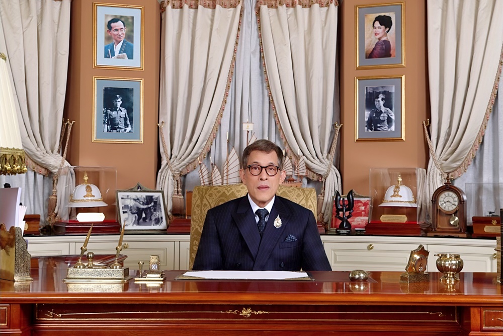ในหลวงพระราชทานพรปีใหม่ 2566 น้ำใจคนไทยพัฒนาบ้านเมืองยั่งยืนถาวร