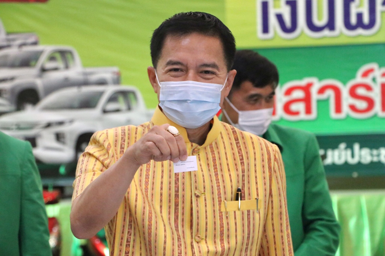 ร้อยเอ็ดจับสลากรางวัลเงินฝากออมทรัพย์ทวีโชค รวมมูลค่า 15.3 ล้านบาท