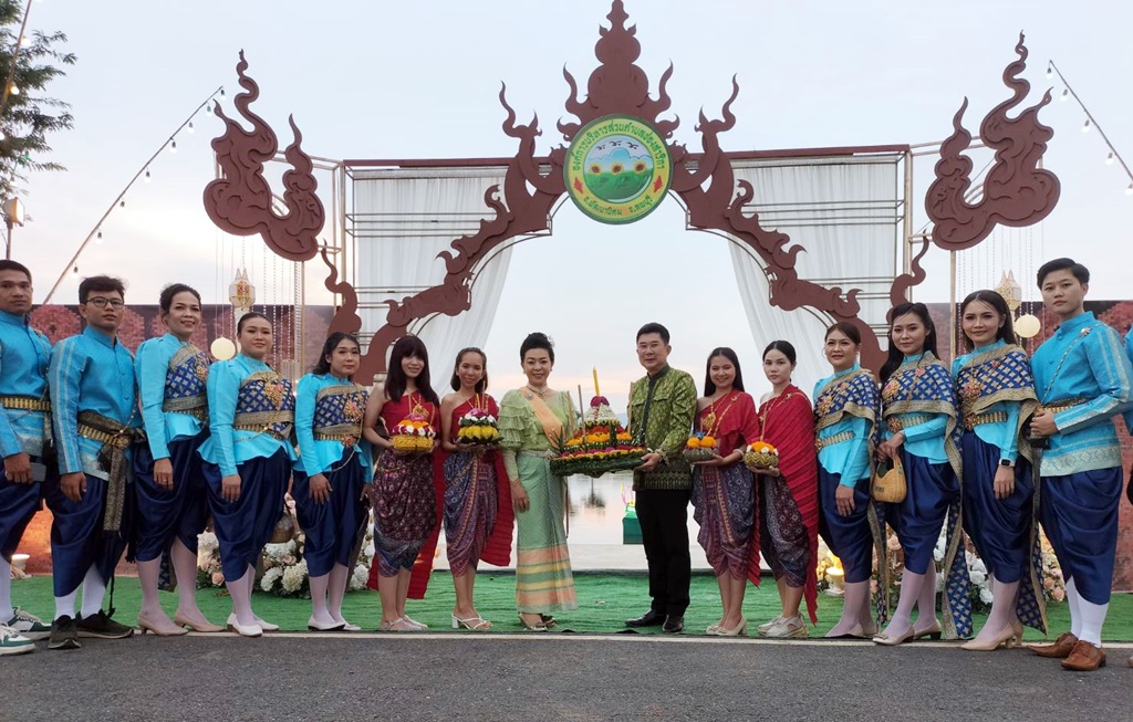 อบต.ช่องสาริกา จัดประเพณีลอยกระทง ประกวดกระทง-นางนพมาศ เชื่อมความมัคคีภายในตำบล