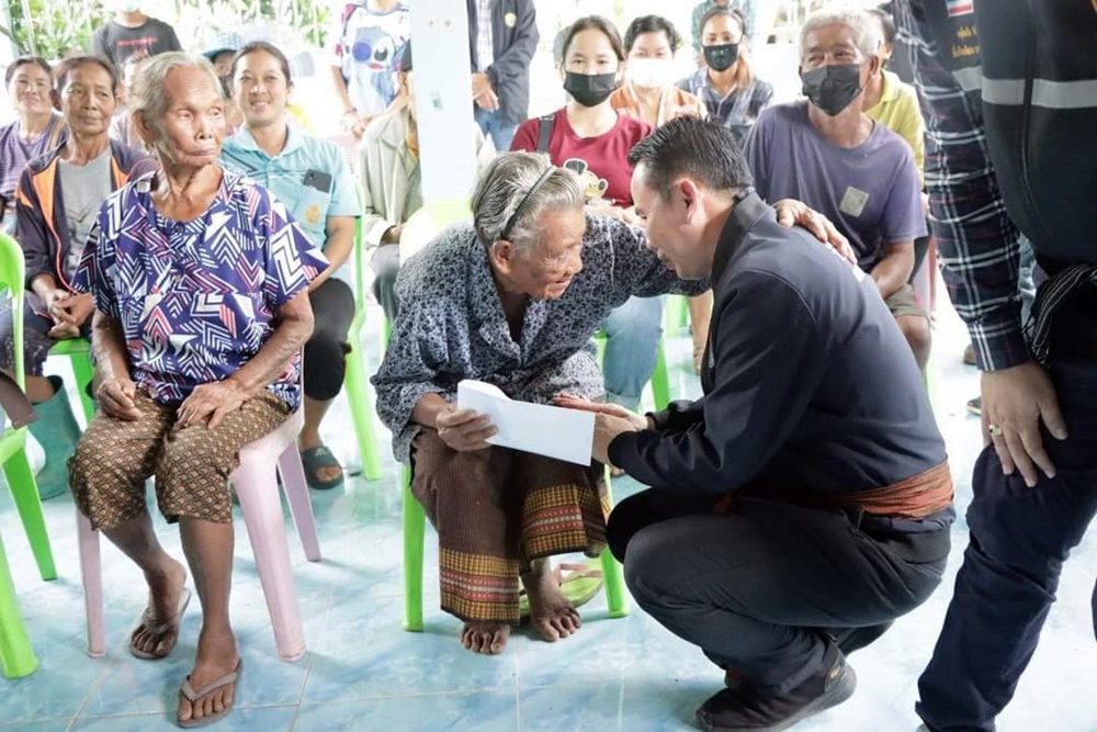  นายก อบจ.ยโสธร พร้อมที่ปรึกษาพิเศษ ลงพื้นที่ดูความเสียหาย เร่งช่วยประชาชนจากเหตุวาตภัย