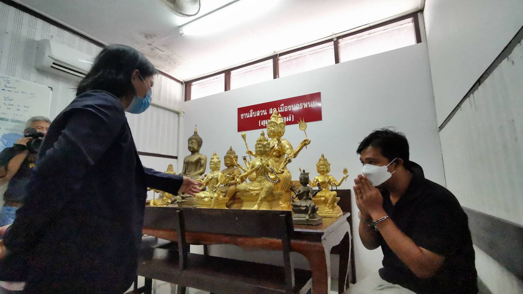 รวบแล้ว"โอ๋เซียนพระ"ตกอับขโมยพระพรหมเทศบาลพบของกลางเพียบ