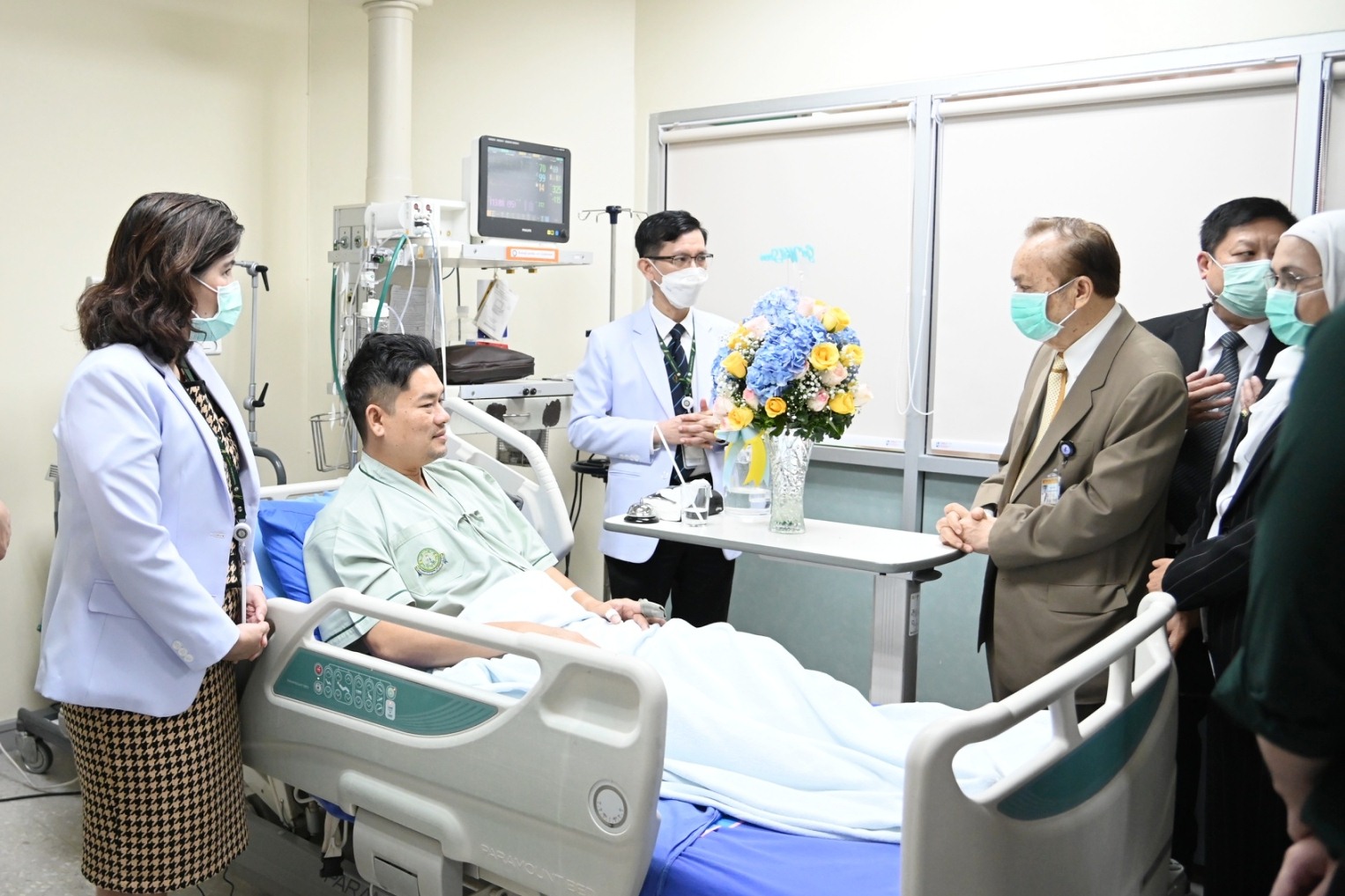 “วันนอร์” ส่งเลขาฯรุดเยี่ยม 2 สส. “อานุภาพ – ราชิต” รักษาอาการป่วย  รพ. วชิรพยาบาล