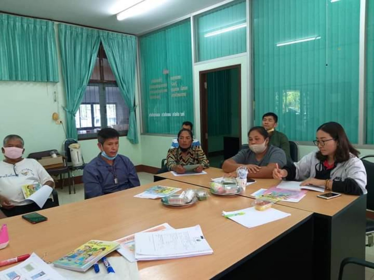 เกษตรตรังติดตามเกษตรกรที่ประสบปัญหาเพลี้ยไฟ และโรคราน้ำค้าง