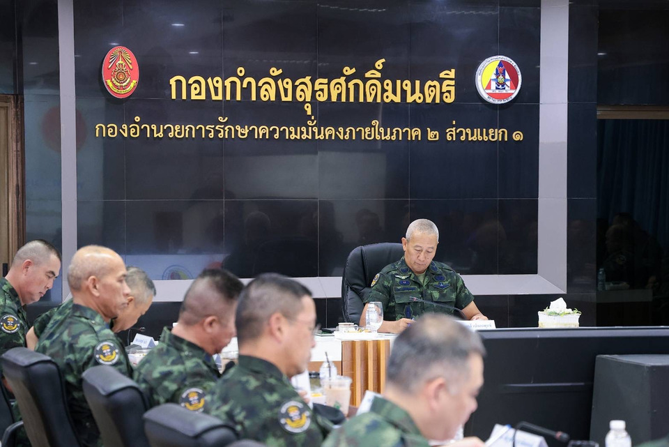 ผบ.ทบ.ให้กำลังใจกำลังพลชายแดนอีสาน พร้อมเยี่ยม "พลทหารปริวัตร์" เหยียบทุ่นระเบิดที่กันทรลักษ์