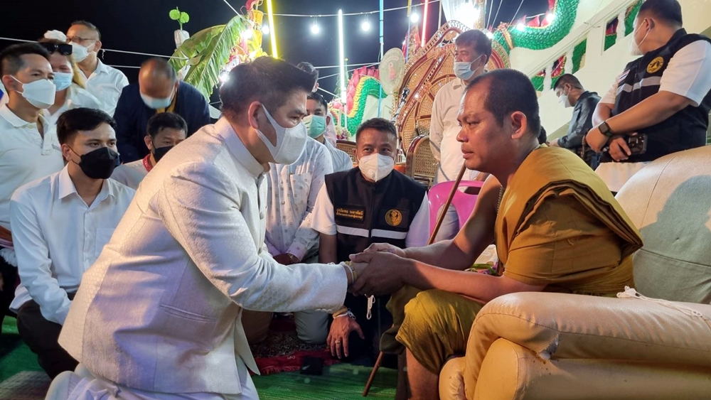 “ธรรมนัส” นำทีม ส.ส.เศรษฐกิจไทย บุกถิ่นอีสาน ร่วมบุญใหญ่พิธีมหาพุทธาภิเษก "หลวงปู่ฮวด"