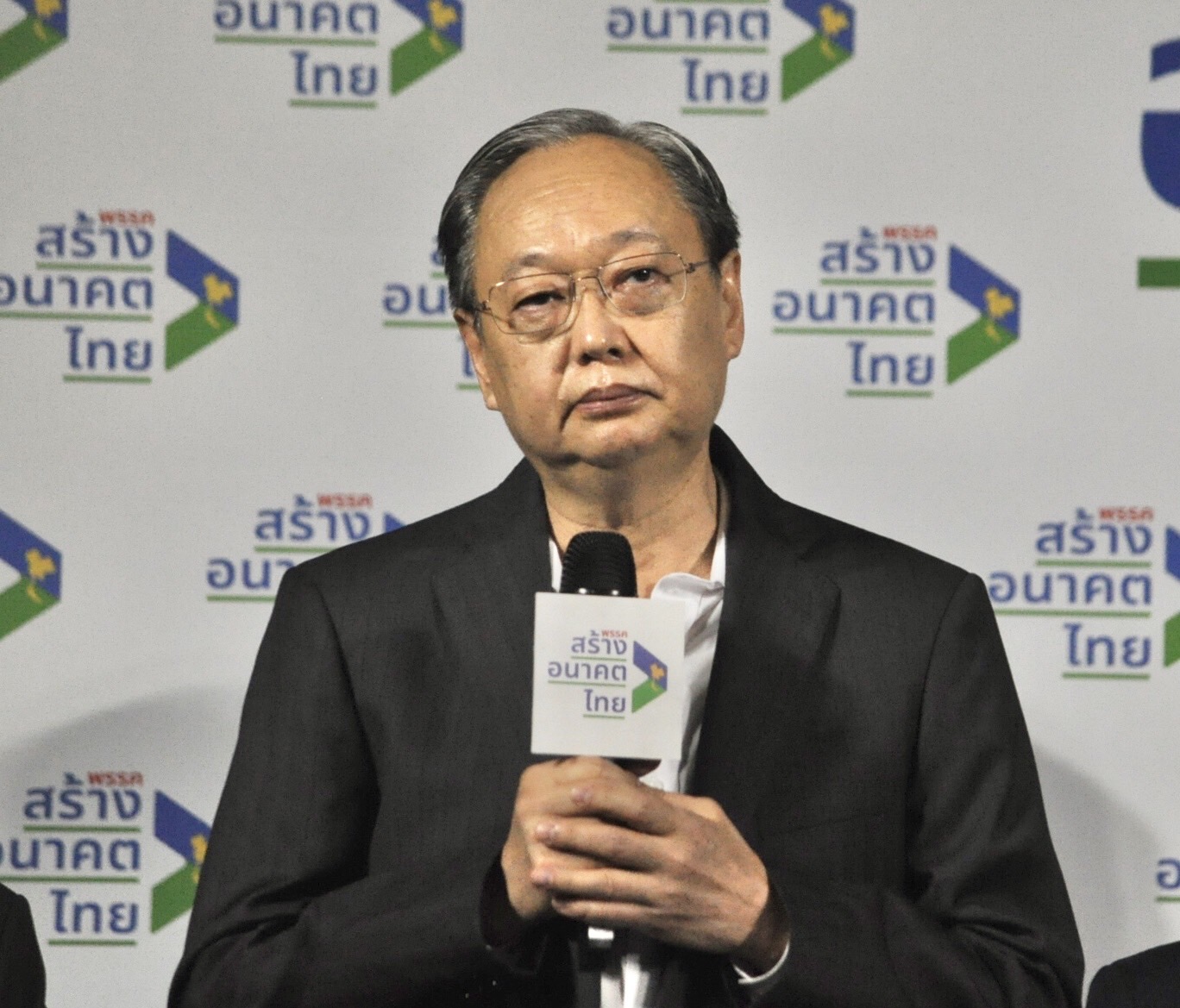 ‘สนธิรัตน์’ ย้ำพรรค สอท.พร้อมเสมอถ้ามีเลือกตั้งหากยุบสภาฯ พร้อมจับมือทุกขั้ว