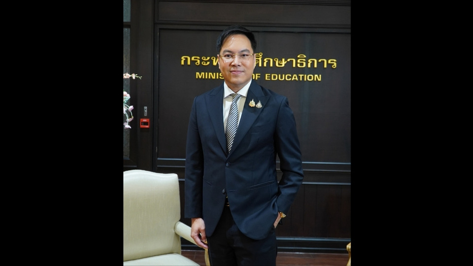 สัมภาษณ์พิเศษ : ไร้บ้านใหญ่ ไม่มีแบ็ก ! "อัครนันท์" เสมา 2 ขอพิสูจน์ตัวเองด้วยผลงาน 90 วัน ที่"กระทรวงศึกษาฯ" 