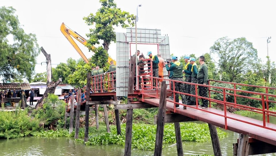 ลุยรื้อสะพานคลองเปรมประชากรไม่ได้มาตรฐาน สร้างใหม่แก้น้ำท่วม-ยกระดับชุมชน