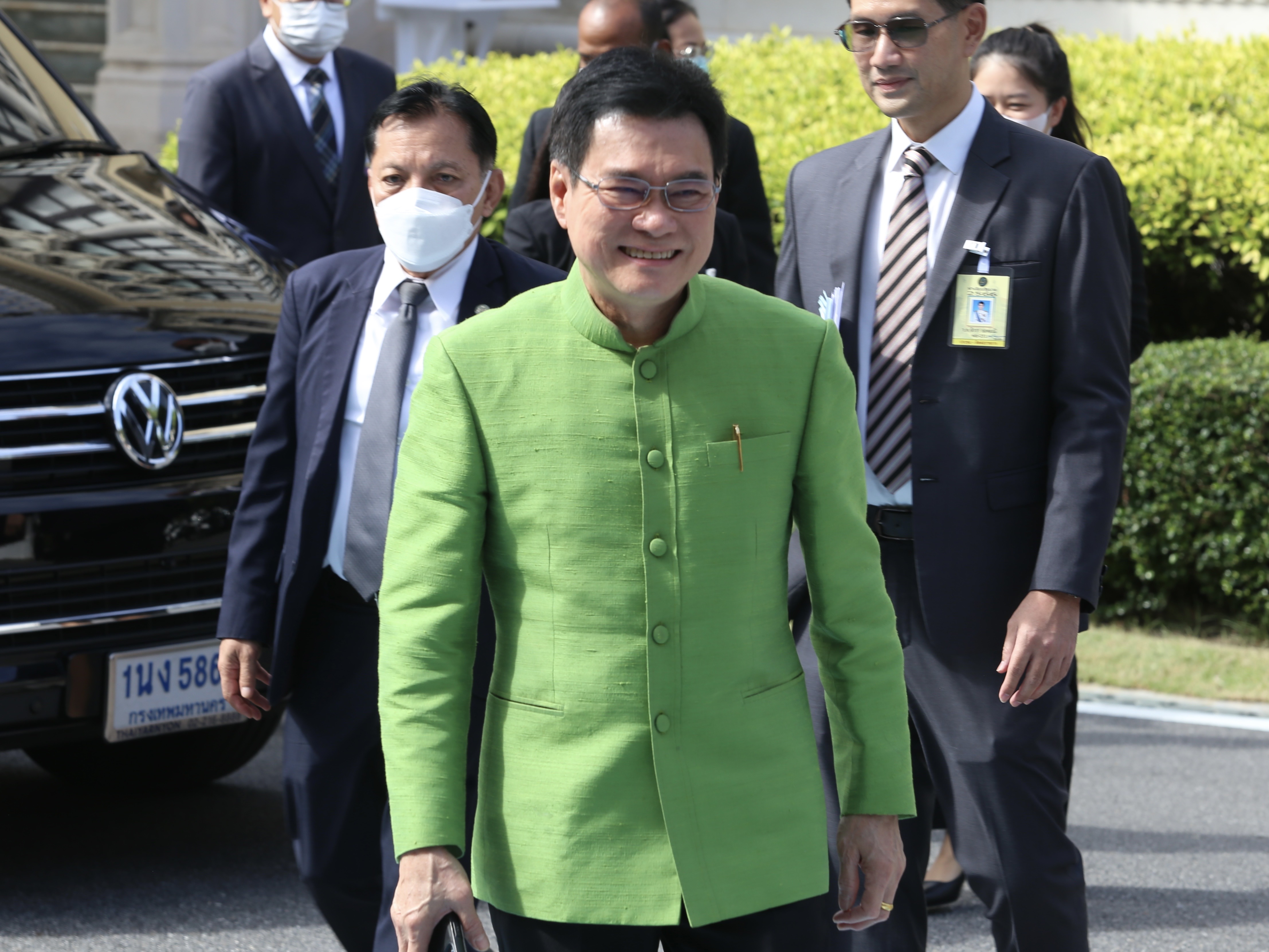 "จุรินทร์" ย้ำเลือก "ปธ.สภา-นายกฯ" จบที่มติพรรค ไม่มีฟรีโหวต ไม่รู้เรื่องดีลลับ "ประชาธิปัตย์" จ่อยกมือช่วย "8 พรรครัฐบาล" 