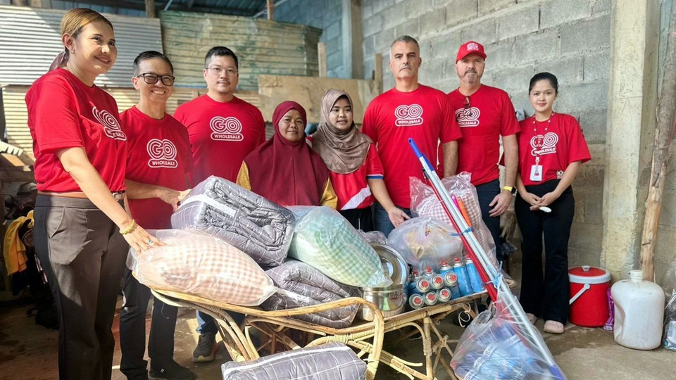 ซีอีโอ “โก โฮลเซลล์” ลงพื้นที่หาดใหญ่ มอบชุดทำความสะอาด–ถุงยังชีพ ช่วยผู้ประสบภัยน้ำท่วม