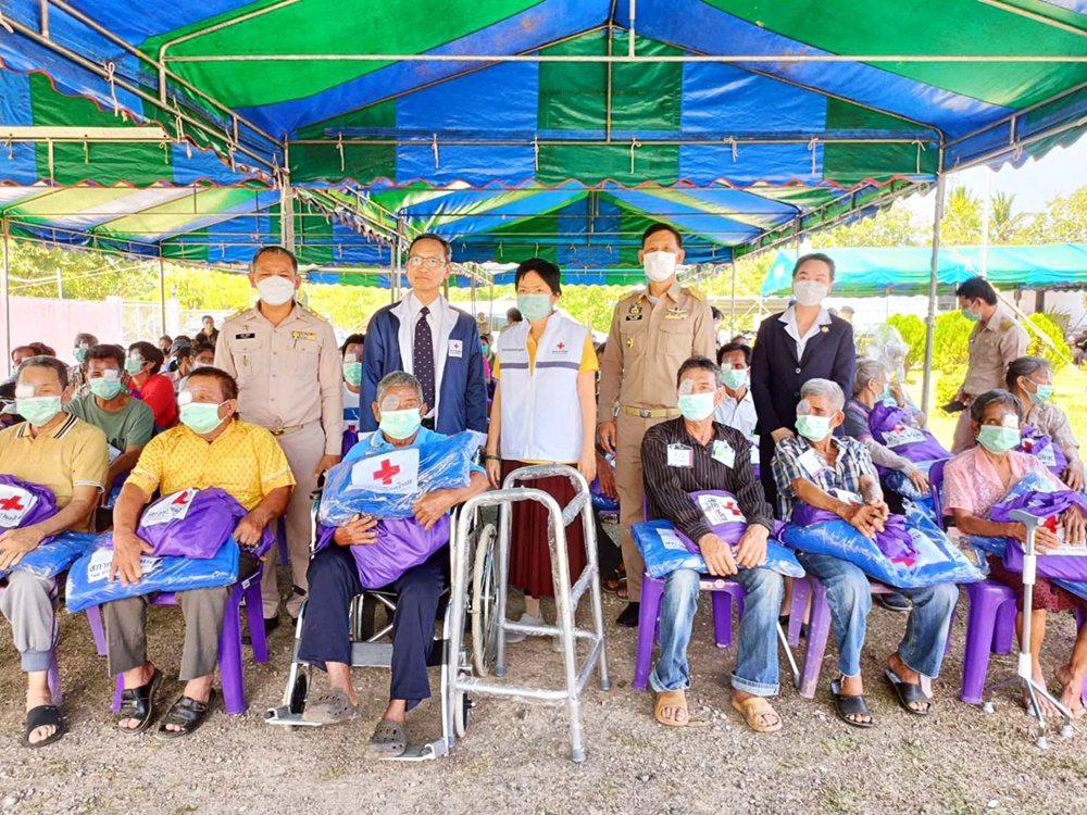“หัวหิน” เปิดโครงการรถคลินิกจักษุศัลยกรรมเคลื่อนที่ สภากาชาดไทย 