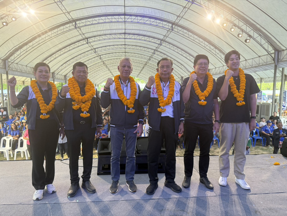 พังงาเดือด! "ศุภชัย" ย้ำต้องเลือกมืออาชีพ "อนุทิน" ของจริง ชูผลงานปกป้องอธิปไตย ลั่นอย่าเลือกพรรคที่ตั้งคำถาม "มีทหารไว้ทำไม"