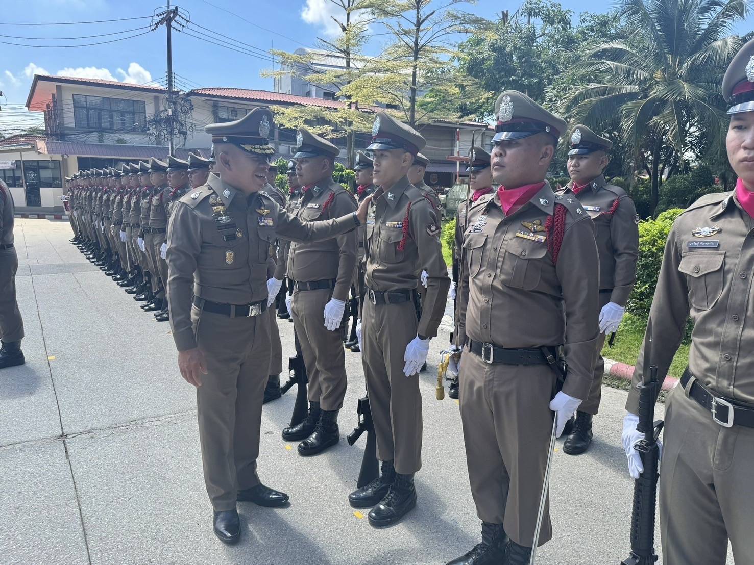 "ปรึกษาพิเศษ ตร." ตรวจเยี่ยมบำรุงขวัญ "ตำรวจภูธรภาค 5" ชี้แนวทางสวัสดิการ-งานราชการเต็มรูปแบบ
