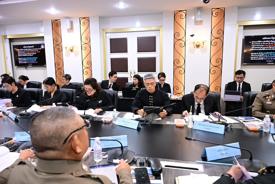 กทม.ประชุมเตรียมพร้อมพระราชพิธีถวายพระเพลิงสมเด็จพระพันปีหลวง เข้มแผนอำนวยความสะดวกประชาชน 