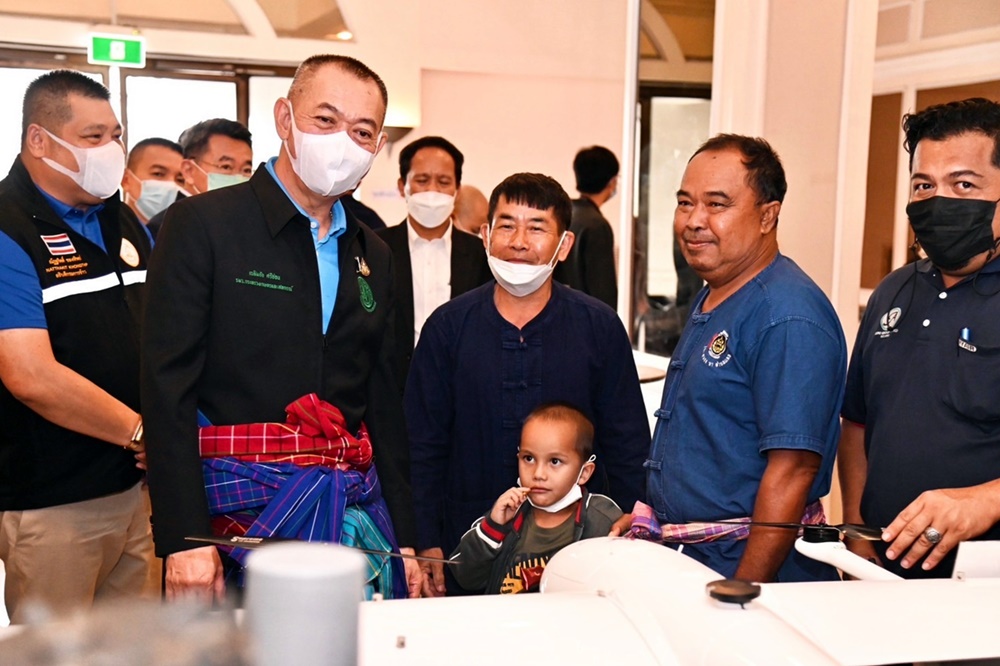 ‘เฉลิมชัย’ ท็อปฟอร์ม ทำแฮตทริก 3 ปีซ้อน "รัฐมนตรีในใจประชาชน"
