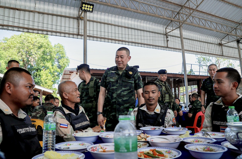 มทภ.1 ลงพื้นที่บ้านหนองจาน เยี่ยมให้กำลังใจทหาร–ฝ่ายปกครอง ขอบคุณทำหน้าที่เข้มแข็ง พร้อมพบปะประชาชน