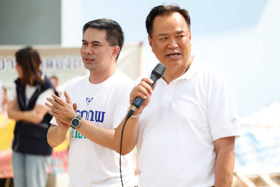 “อนุทิน” ปิดจ๊อบหาเสียงช่วย “เอก สายไหม” ขอคะแนนเลือกภูมิใจไทย หวิดเจอขบวนหาเสียง “พิธา“ 
