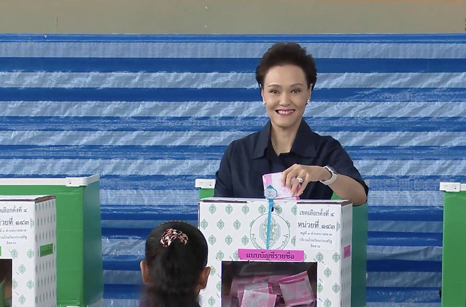 ’ศุภจี‘ ควง ‘ลูกชาย-คุณแม่’ ใช้สิทธิ์เลือกตั้ง ชวนประชาชนออกมาช่วยกันกำหนดอนาคตประเทศ 