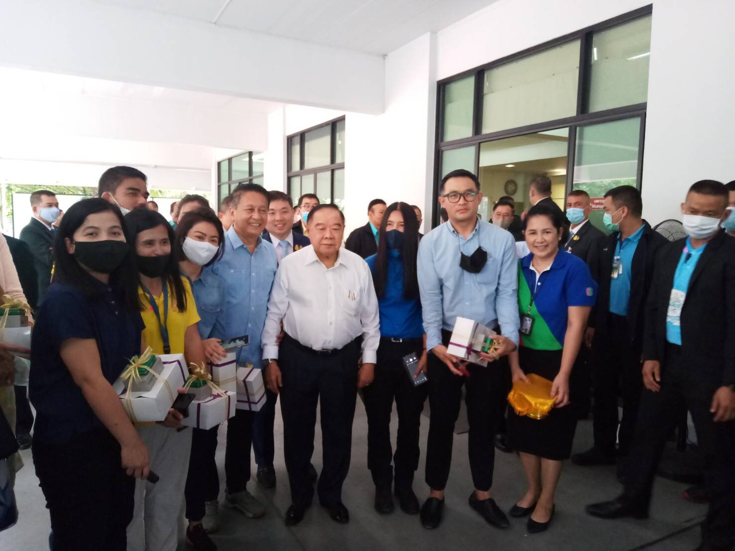 "วาสนา"แซว"บิ๊กป้อม" สุดอารมณ์ดีเปิดบ้านฉลองวันเกิดครบรอบ 75 ปี โดยมี "บุคคลสำคัญ" เข้าร่วมอวยพรล้นหลาม 