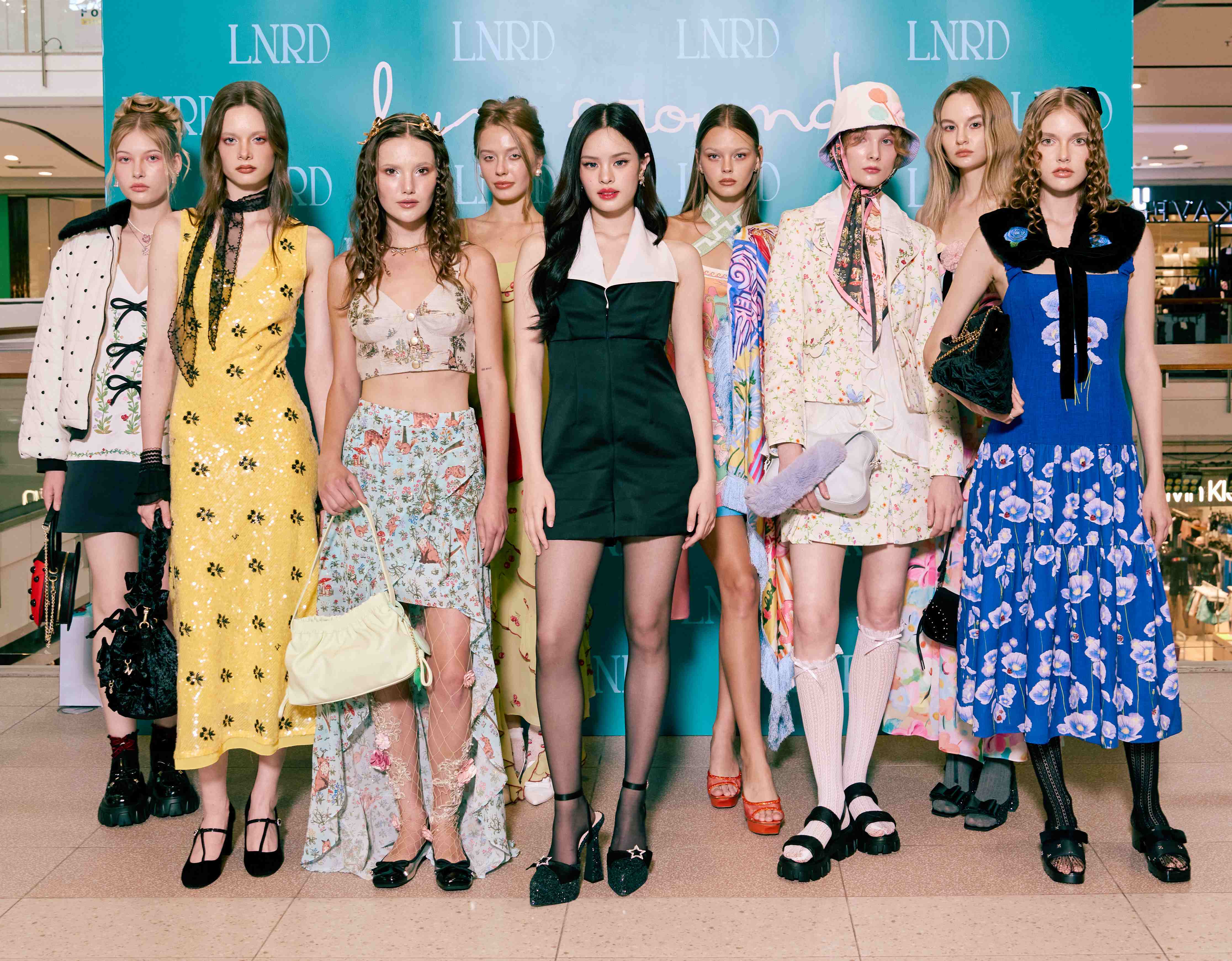 lyn around เปิดตัวแบรนด์พรีเซ็นเตอร์ “แอลลี่ อชิรญา”  ในคอลเลกชั่นพิเศษ “Sunshine & Midnight”  พร้อมเผยโฉมสโตร์ดีไซน์ใหม่ล่าสุด