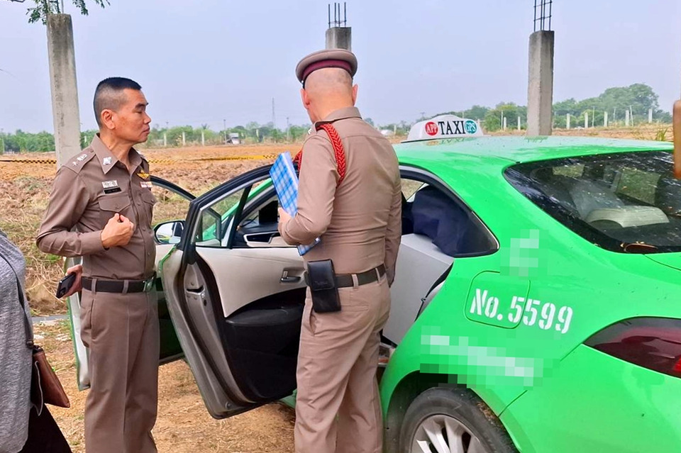 สลด! หนุ่มใหญ่รมควันดับคาแท็กซี่ หลังน้อยใจแม่ไม่ให้เงิน 5,000 บาท