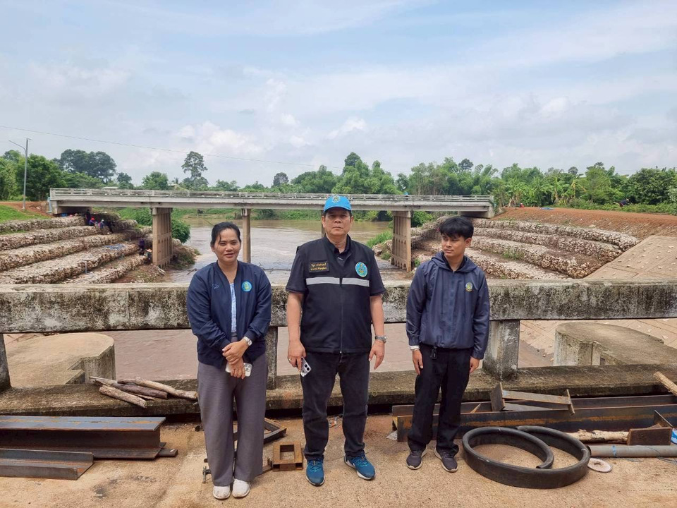 ชลประทานพิษณุโลก เร่งพร่องน้ำแม่น้ำวังทอง เปิดประตูระบายน้ำโคกช้าง รับมือฤดูน้ำหลาก 