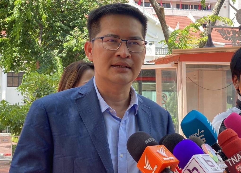 “เฉลิมชัย”มอบ “พี่เต้” พร้อมสมาชิก ปชป.ลุยน้ำท่วมเชียงราย ให้กำลังใจผู้ประสบภัย-เจ้าหน้าที่