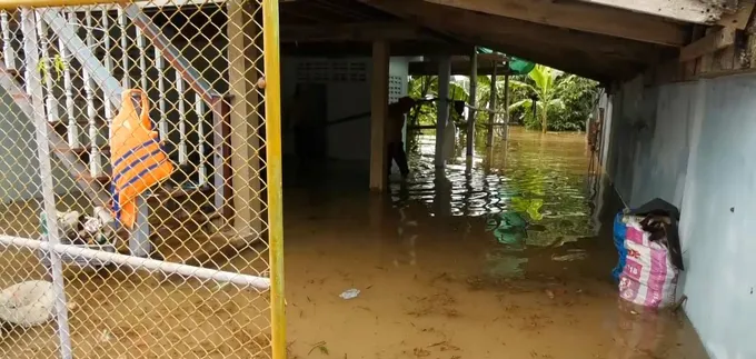 เลยอ่วม!บ้าน200หลังจมบาดาล-ชัยนาทฝนตกหนักน้ำล้นอ่างเก็บ