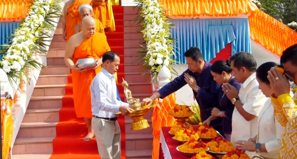 ชัยนาท จัดงานประเพณีห่มผ้าพระธาตุตักบาตรดอกดาวเรือง ในเทศกาลวันมาฆบูชา