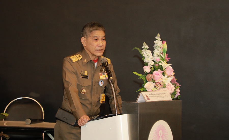 องคมนตรีเปิดสัมมนาแผนแม่บทการพัฒนาใช้หญ้าแฝก