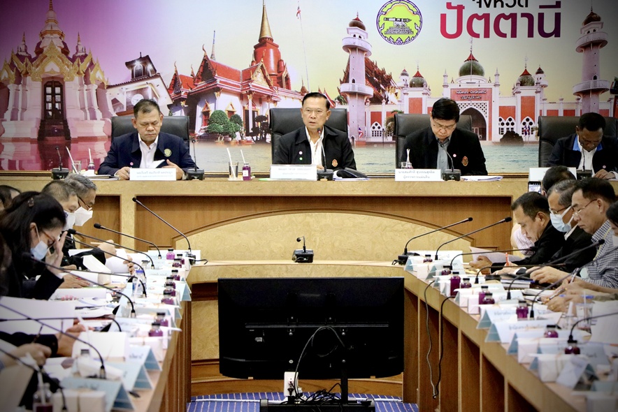'ประธานผู้ตรวจการแผ่นดิน' ลงพื้นที่  กรณีซากเรือประมงเวียดนามจอดทิ้งไว้กลางแม่น้ำปัตตานี  
