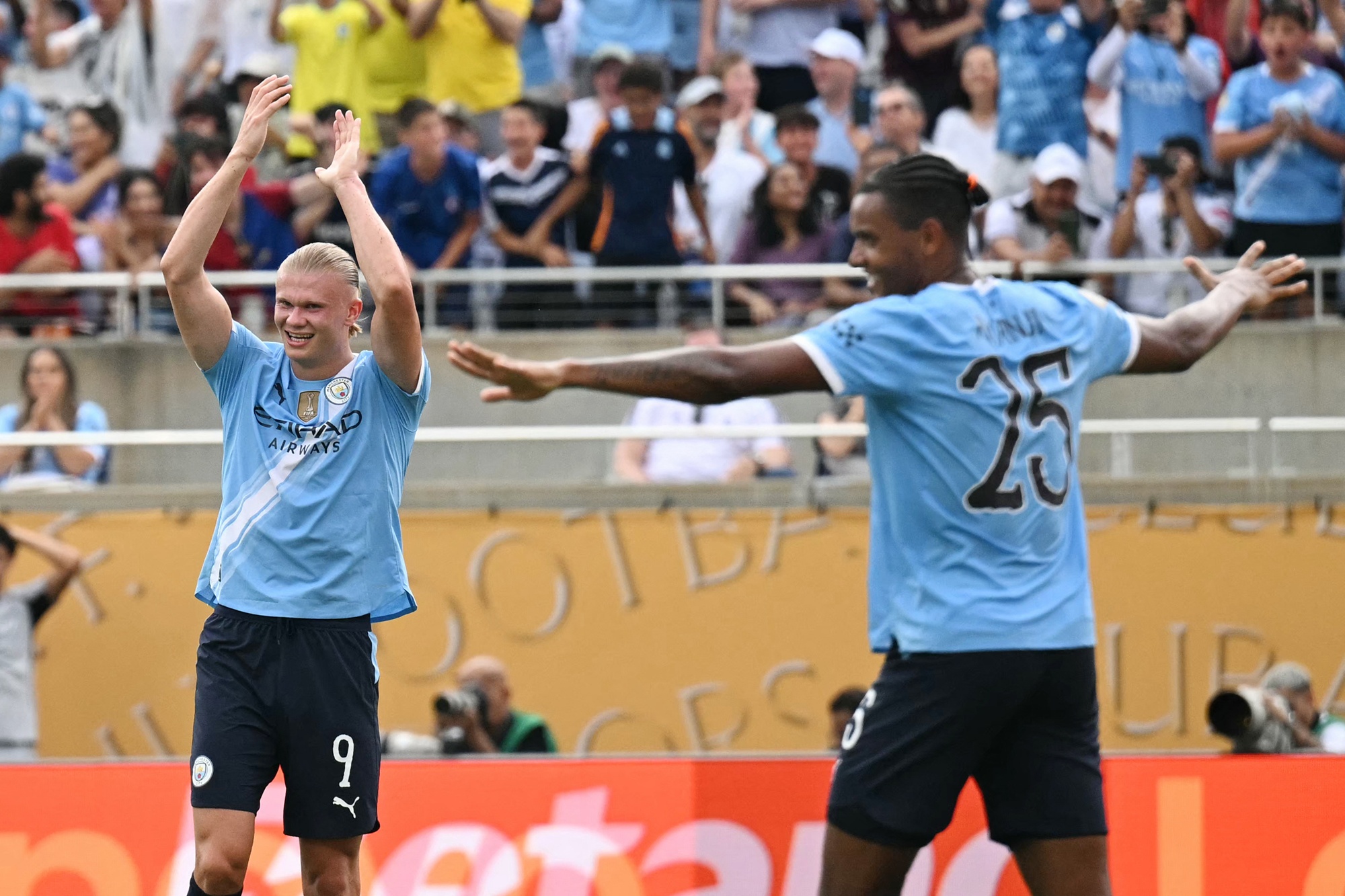 "แมนซิตี้" อุ่นเครื่องไล่อัด "ปาแลร์โม่" 3-0 พร้อมคว้าแชมป์ แองโกล-ปาแลร์มิตัน โทรฟี่