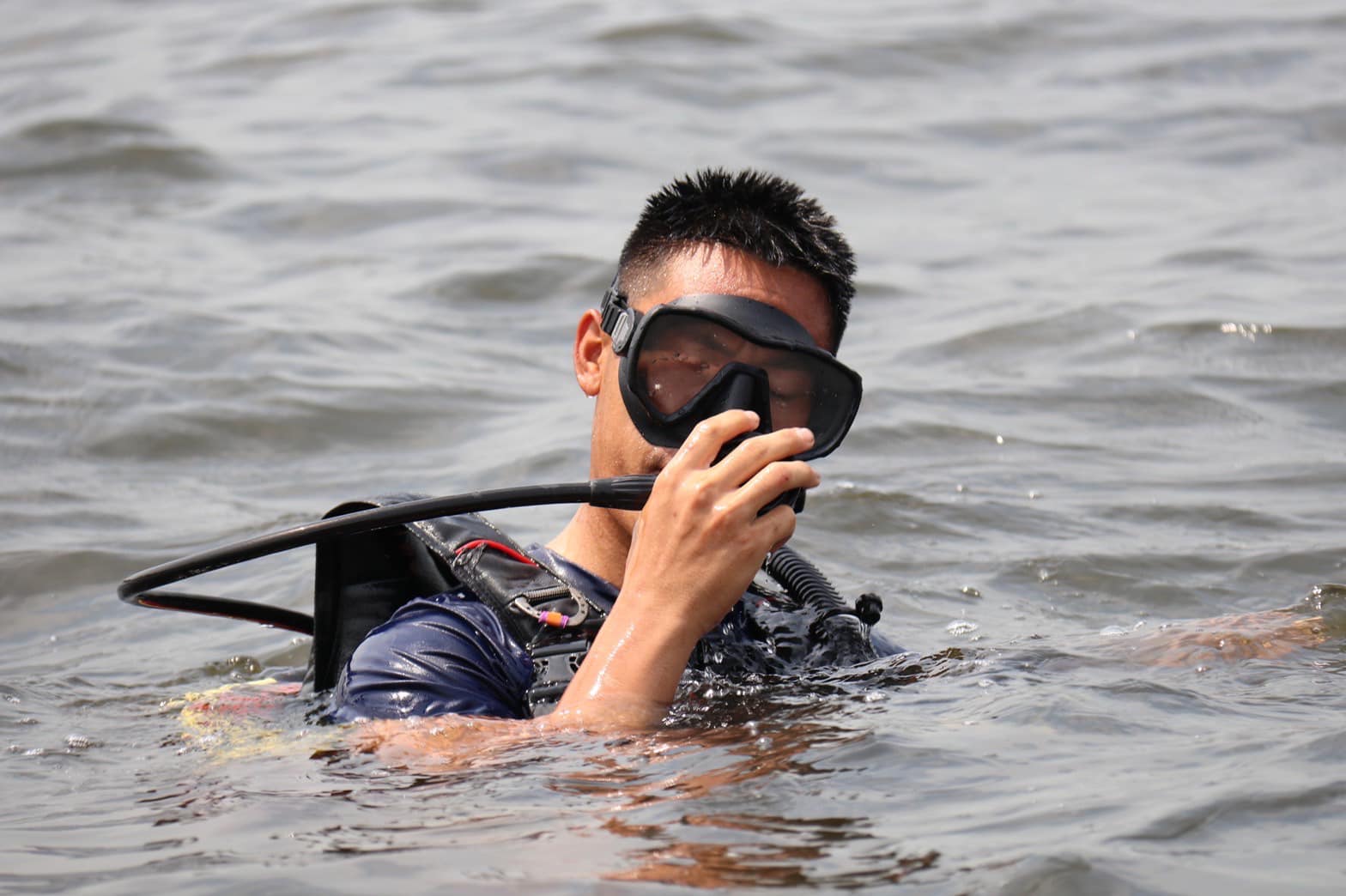 "กองทัพเรือ"ส่งเรือ-นักประดาน้ำ ร่วมค้นหา 'แตงโม นิดา'