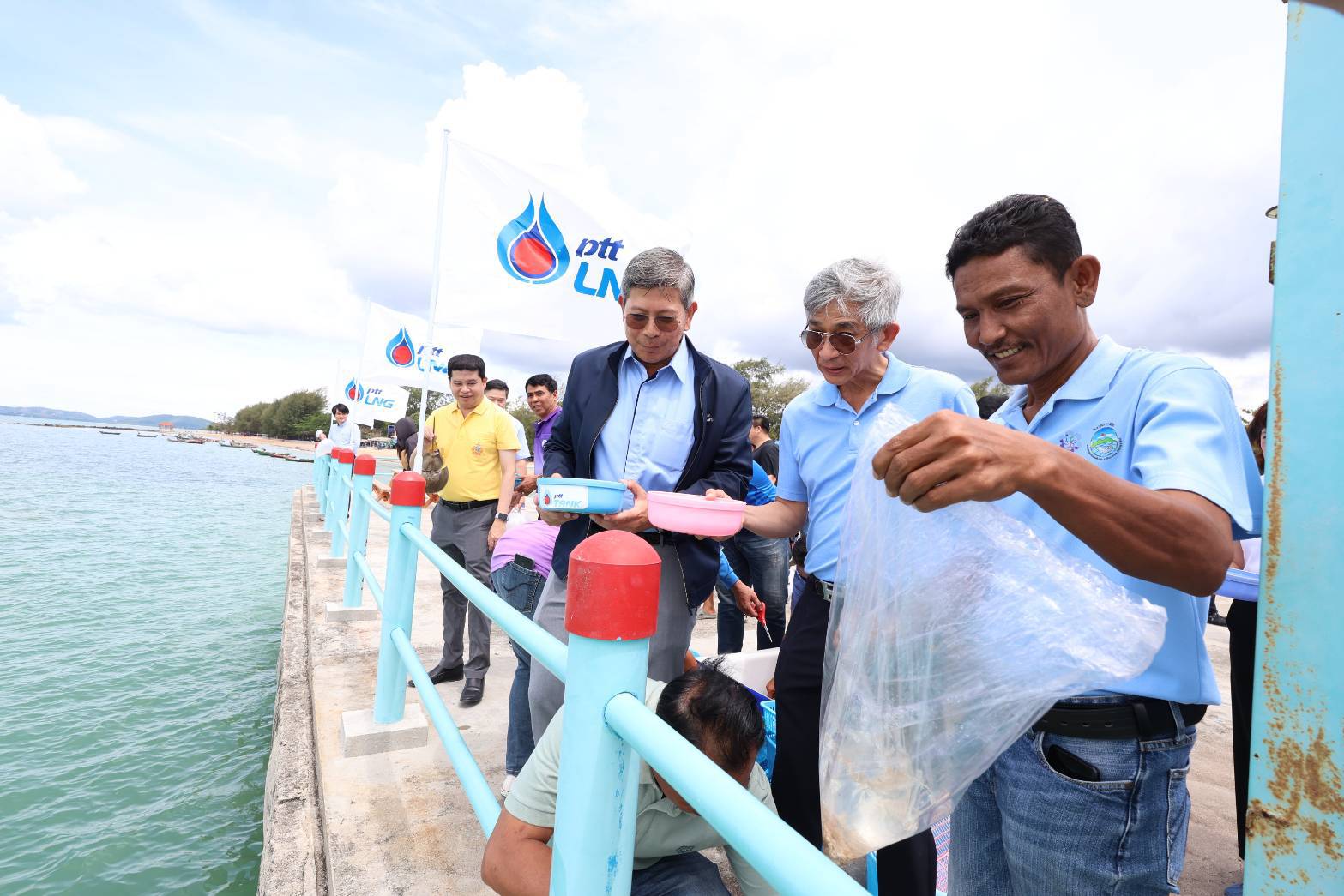 PTTLNG จัดกิจกรรมปล่อยพันธุ์สัตว์น้ำ ปีที่ 16 ส่งเสริมการอนุรักษ์ทรัพยากรทางทะเลอย่างยั่งยืน