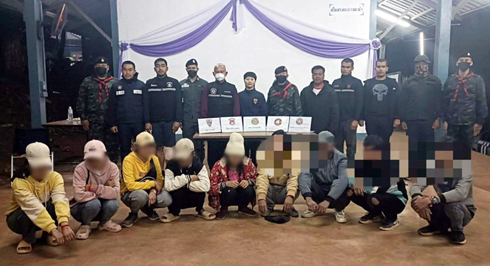 ตม.เมืองสามหมอก จับมือกับอำเภอปางมะผ้า กวาดล้างต่างด้าวลักลอบเข้าเมือง