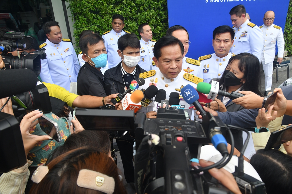 "พีระพันธุ์" ย้ำ "รทสช." ไม่มีนโยบายตั้ง "รัฐบาลเสียงข้างน้อย" ยันเป็นไปไม่ได้ถูกเสนอชื่อชิง "นายกฯ" คิดมากกันไปเอง  