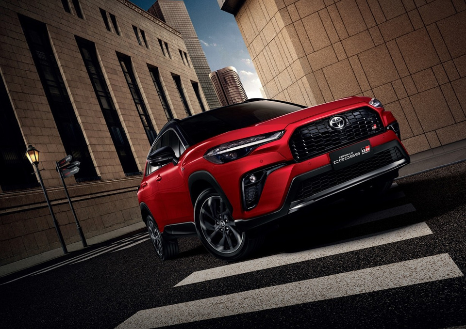 โตโยต้า Corolla Cross รุ่นปรับปรุงใหม่ปีนี้ เครื่องยนต์ไฮบริด ราคาเริ่มต้น 989,000 บาท