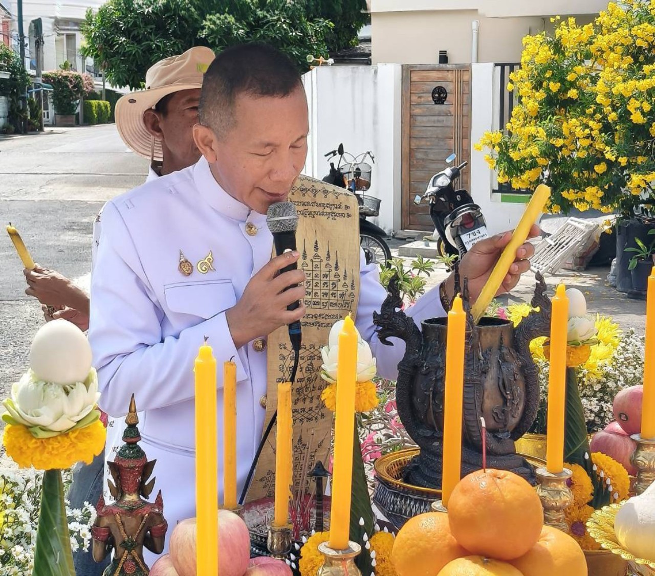 ชุมชนวังทองเขตดอนเมือง ทำพิธีบวงสรวง พระพรหม