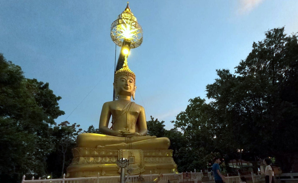 บุรีรัมย์คึกคัก! นักท่องเที่ยวขึ้นยอด “ภูเขาไฟกระโดง” ชมวิวเมืองและสัมผัสลมหนาว