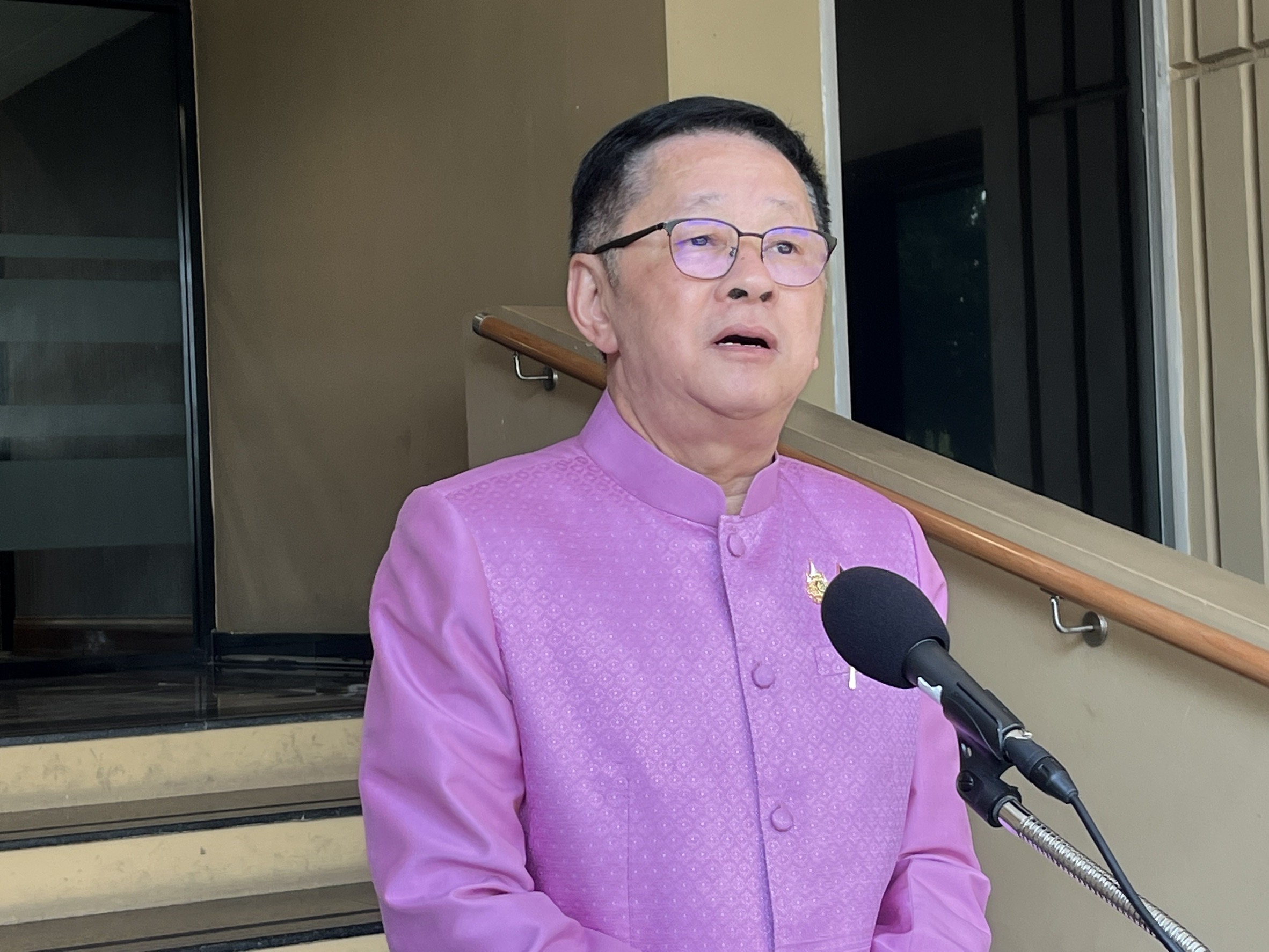 "ประเสริฐ" รับยังอยู่ในขั้นดำเนินการถอนใบอนุญาต "ดิ ไอคอน"  ย้ำขยายเวลาสอบ "เทวดา สคบ." รอบนี้ต้องได้ข้อสรุป