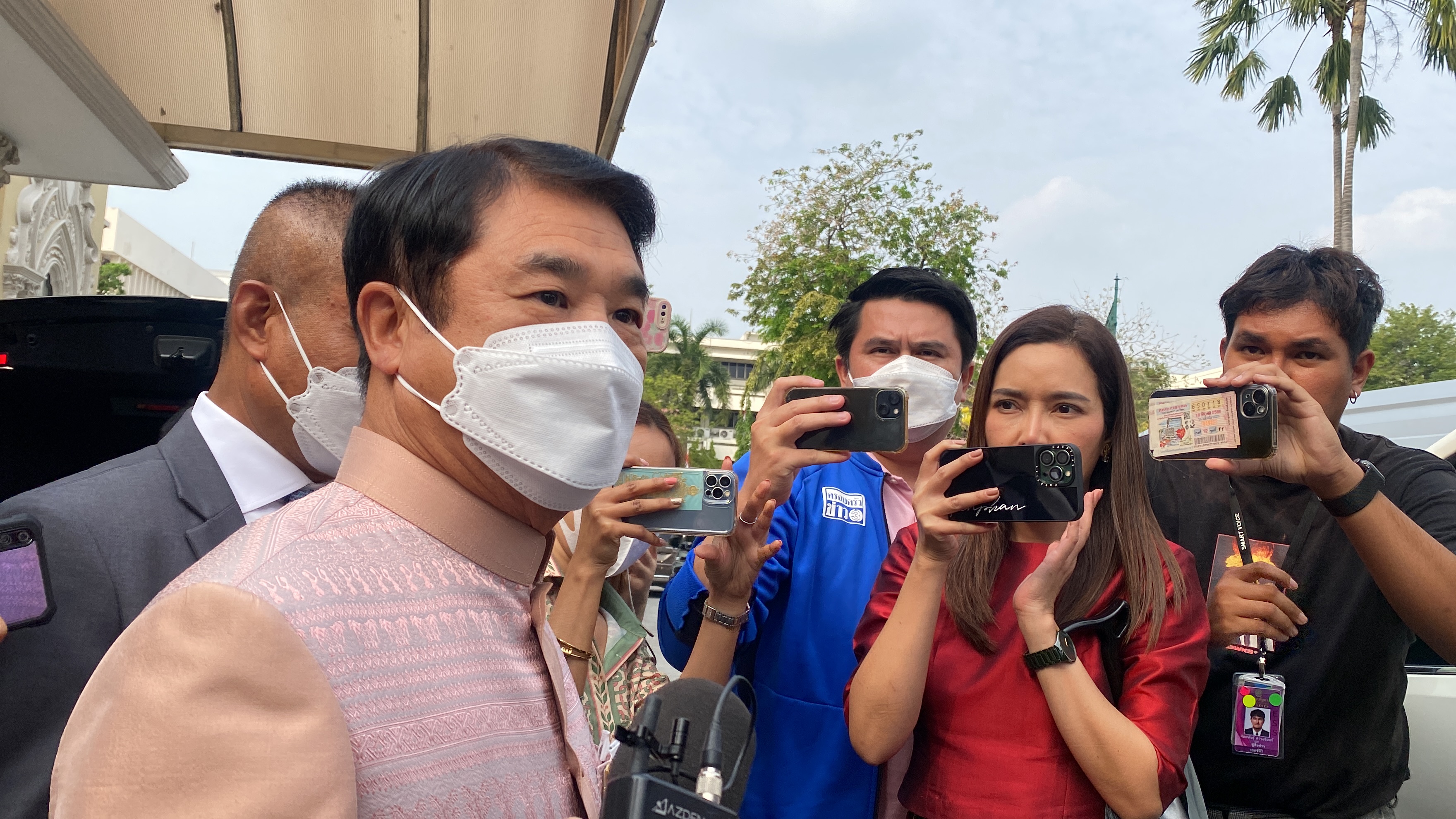 "สุริยะ" เผย "นายกฯ" ขอให้ก.คมนาคม ถอนวาระ "รถไฟฟ้าสายสีส้ม" ไม่ตอบย้ายไป "พท." หรือไม่
