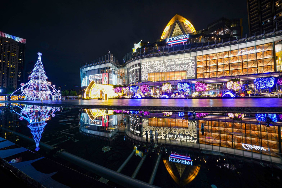 ไอคอนสยามจุดประกายความสุขปลายปี “ICONSIAM Bangkok Illumination 2025: The Thaiconic Lighting Symphony” ริมเจ้าพระยา