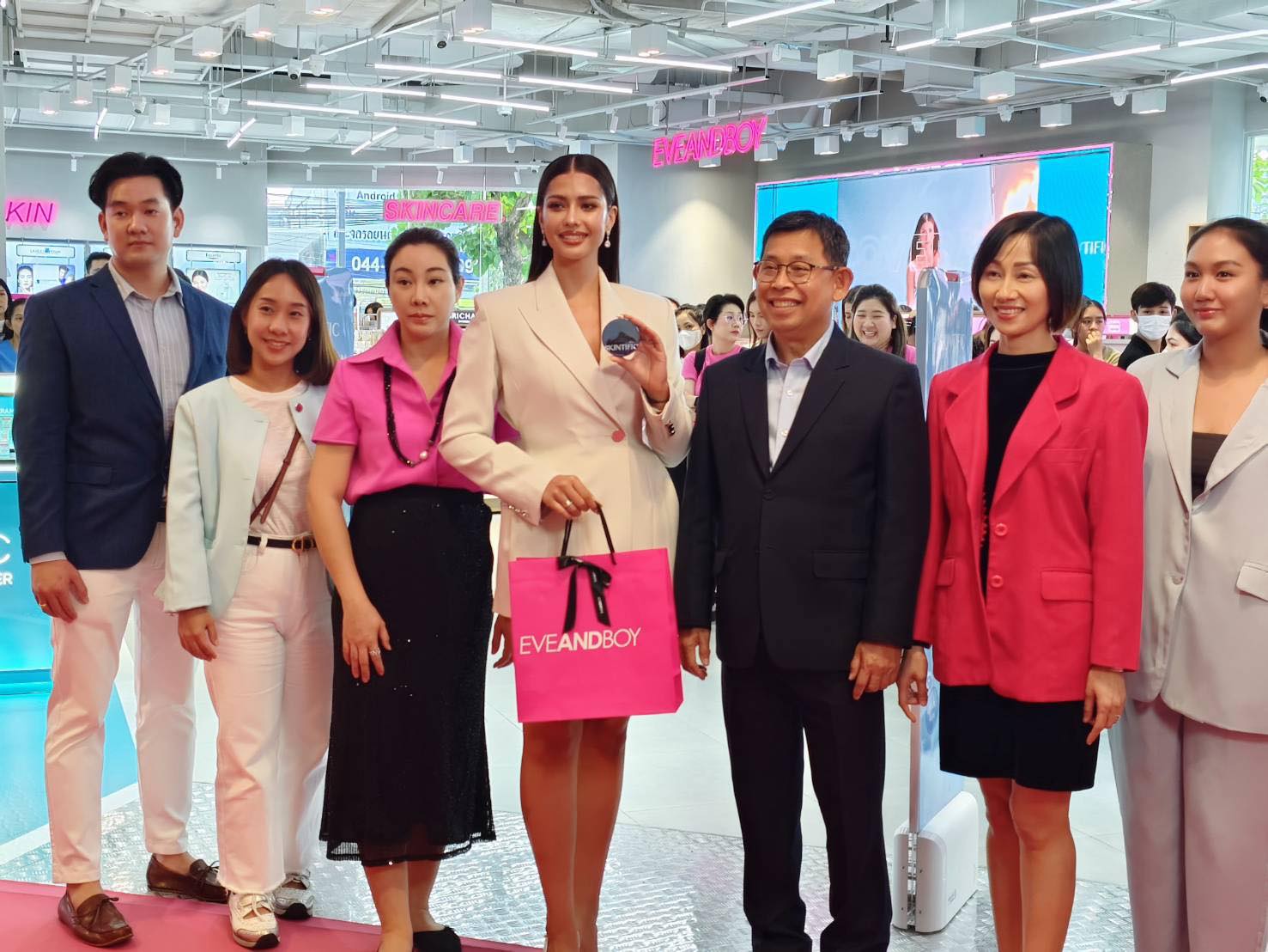 ค้าปลีกโคราช เปิด “อีฟแอนด์บอย” ศูนย์กลางบิวตี้เซ็นเตอร์ พร้อมจัดโปรฯกระตุ้นเศรษฐกิจช่วงปลายปี